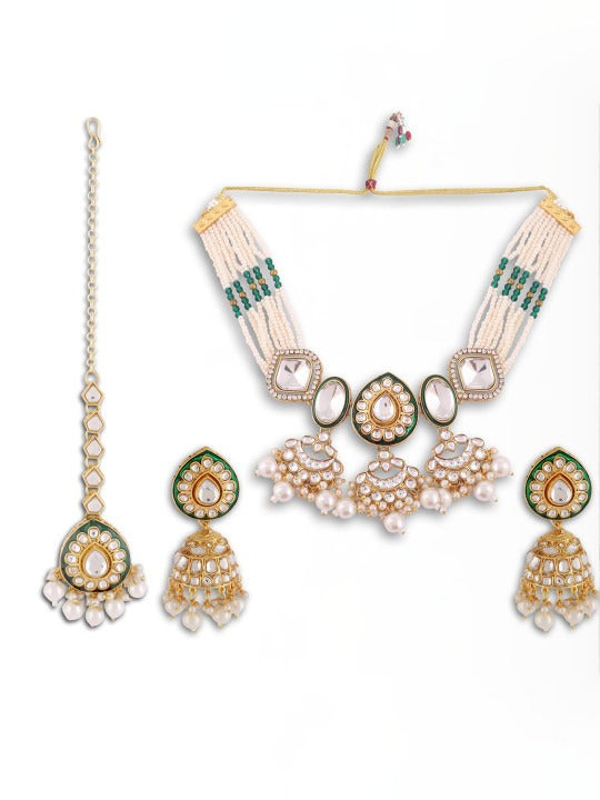 Women White & Green Gold-Plated Kundan Studded Alloy Necklace Earrings & Maang Tikka,SAMC